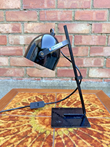 Vintage black industrial - hp,