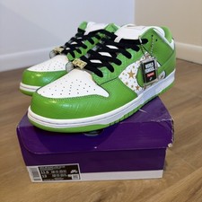 Nike SB Dunk Low Supreme Stars