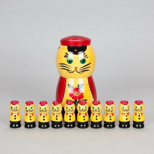 Matrioska nesting doll - nesting,