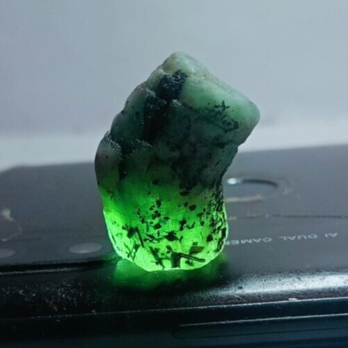 Pietra grezza smeraldo - grezza, smeraldo,
