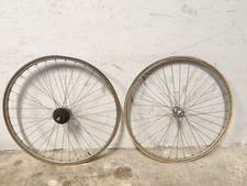 Vintage wheels racing road