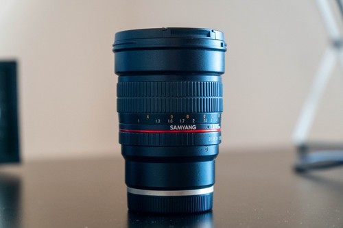 Samyang 85mm 4 as if - f/1.4,