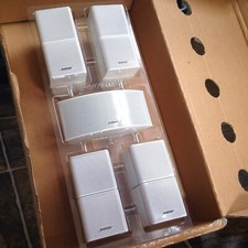 5 altoparlanti Bose Jewel doppio cubo inclusi canale centrale orizzontale bianco come nuovi.