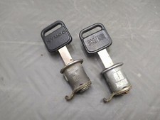 Kymco People S 250/300 Kit serrature:2 nottolini+2 chiavi venduti singolarmente