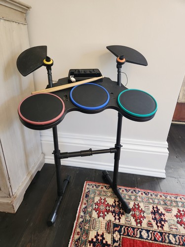 Nintendo wii guitar - nintendo,