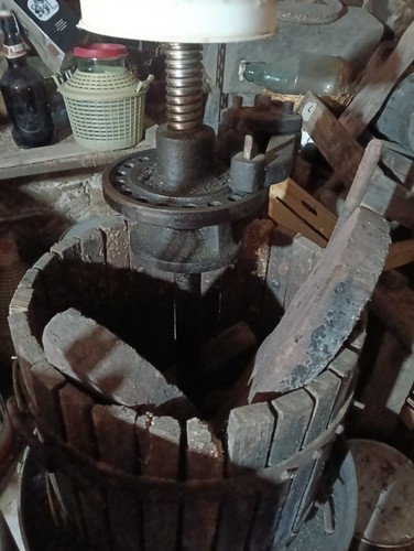 Torchio macina uva - e,