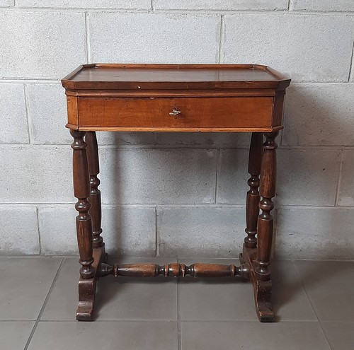 Tavolino legno con - , cassetto