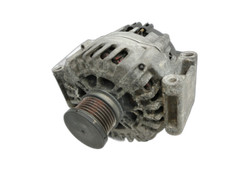 Alternatore generatore trifase