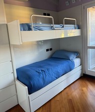 Letto a castello laccato bianco lucido bianco con scaletta