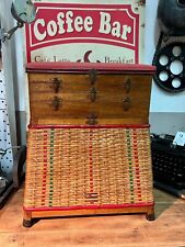 Sgabello contenitore francese da pescatore vintage design anni 60 rattan e legno