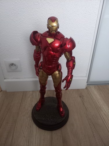 Tres rare statue - rare, stark