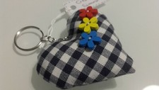 Portachiavi cuore di stoffa