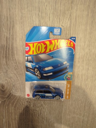 Hot wheels 2025 anni - 70, vs