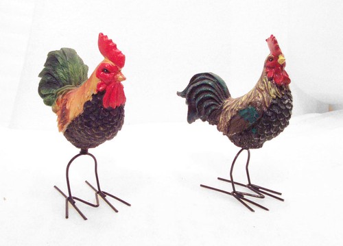 Coppia figure gallo - resina, con