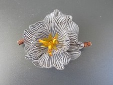 CILEA PARIS GRANDE BROCHE EN RESINE VINTAGE ANCIEN BIJOU FLEUR BICOLORE