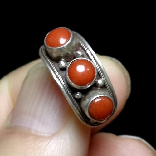Anello corallo intarsiato
