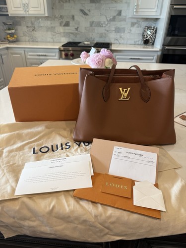 Louis vuitton lock shopper - vuitton, me