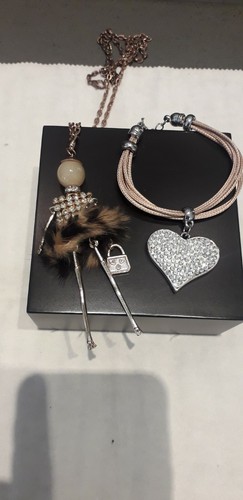 Collana lunga con bambolina - lunga,