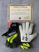 Guanti AUTOGRAFATI BUFFON C.U.I.T con certificato di autenticità marca PUMA