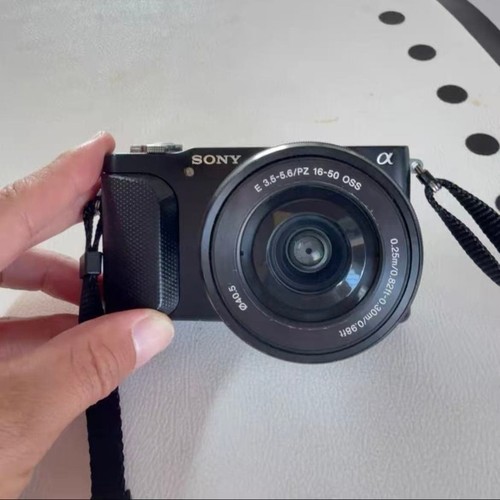 Fotocamera digitale mirrorless