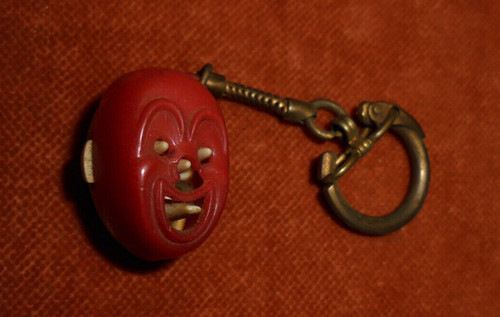 Porte clés très joli masque - très,
