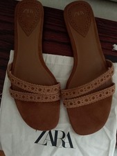 Sandali donna Zara piatti scamosciati marroni fantasia traforata nuovi