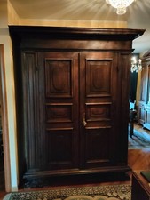 Armadio lombardo bergamasco del '600 epoca Luigi XIV in noce