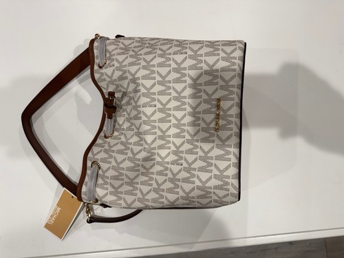 Michael kors purse - kors,