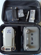 DJI Mini 2 Drone con Fotocamera (con DJI RC-N1 Telecomando) e valigetta.