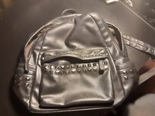 ZAINETTO NERO IN FINTA PELLE CON BORCHIE METALLICHE IN OTTIMO STATO