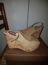 Zeppe in pelle bejge e suola