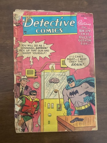 Detective comics agosto - -,