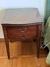 Coppia di comodini antichi di fine '800 in noce.