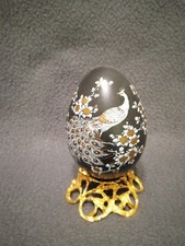 Uovo in porcellana artigianale