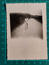 FOTO DONNA SABELLA SU BICI D'EPOCA ALASSIO 1930 C. ( F 39 )