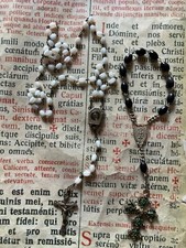 RARO ANTICO LOTTO RELIQUIE Nostra Signora di Lourdes: Rosari in pietra dura uno con reliquia