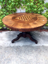 Tavolo Rotondo in Noce con Intarsi a scacchiera - Da Restaurare 