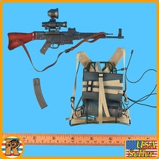 German Waffen Soldier - STG 44