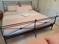 Letto matrimoniale in ferro battuto completo di rete e materasso come nuovi