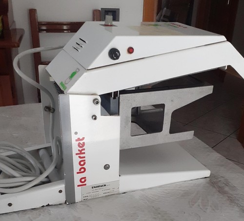 Sigillatrice per vaschette