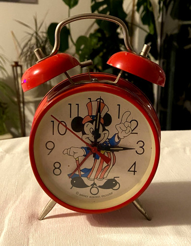 Vecchio orologio sveglia