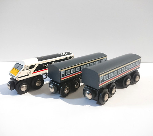 Treno ferroviario legno - in,