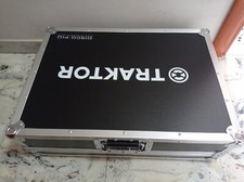 TRAKTOR KONTROL S4 MK3 FLIGHT CASE è un bauletto di qualità professionale concep