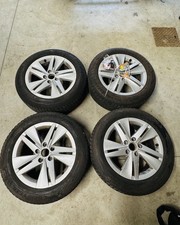 4 Cerchi In Lega Vw Golf 8 con gomme goodyear quattro stagioni usate 60%