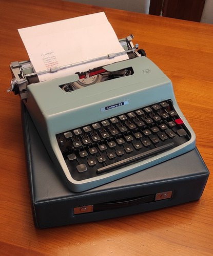 Macchina scrivere olivetti - da,