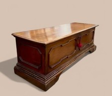 Cassapanca Antica in Noce –