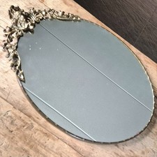 Antico specchio crest bordo ottone bronzo ornamenti con angelo vanità