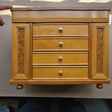 Portagioie in legno Mele and
