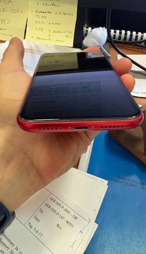 Apple iphone red - 11,