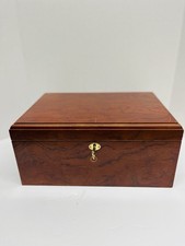 Functional cigar humidor with